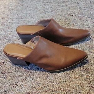 Universal Thread Brown Mules